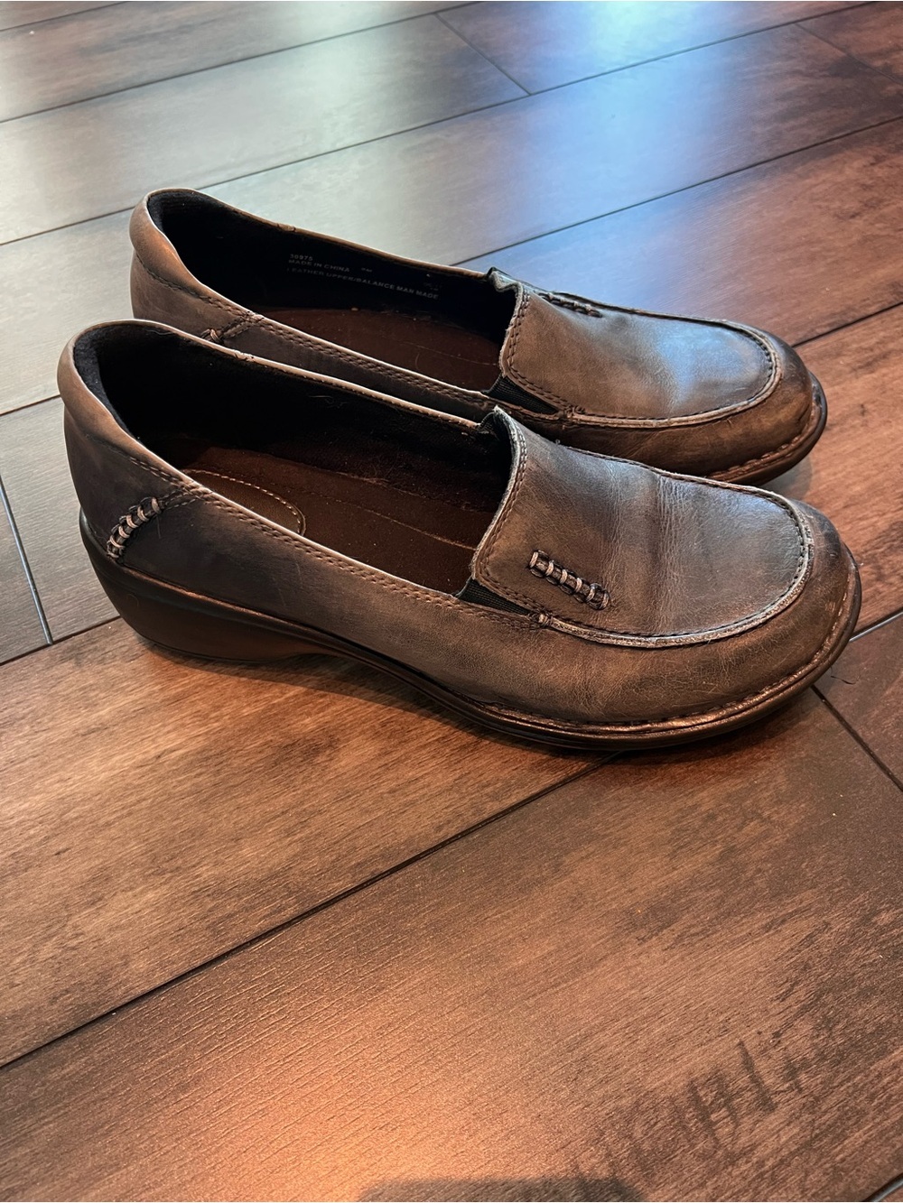 Clarks Aritsan Slip-On Leather Loafers in Dark Gray